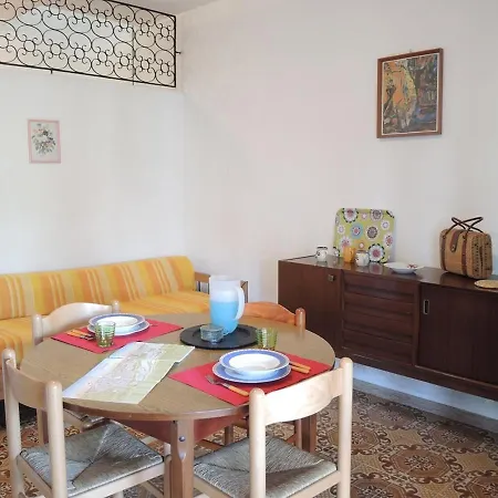 Lovely Just 500m From The Sea